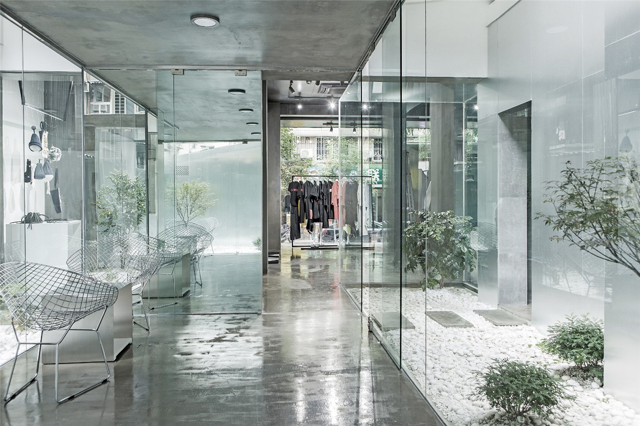 chengdu-dressing-for-fun.jpg