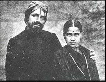 Subramanya_Bharathi_with_his_wife_Chellamma.jpg