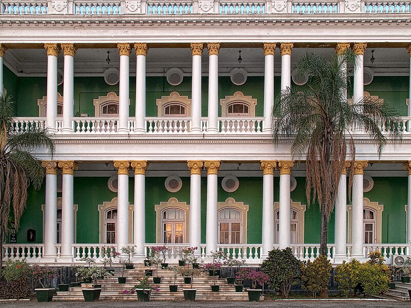 800px-Lalitha_Mahal_Palace_Hotel%2C_Mysore7.jpg