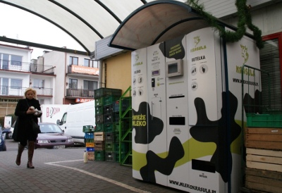 consumer-milk-vending-machine.jpg