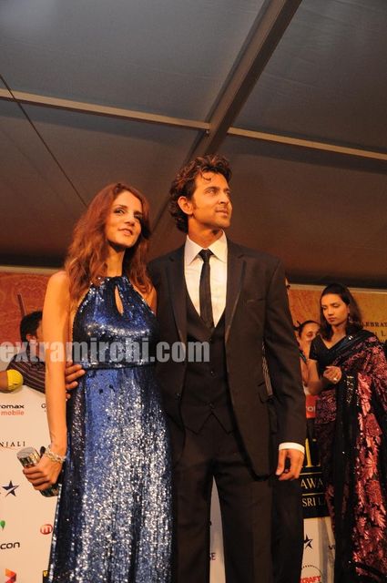 normal_Hrithik_roshan_with_his_wife_Susanne__khan_at_IIFA_Awards_2010_Green_Carpet_%281%29.JPG