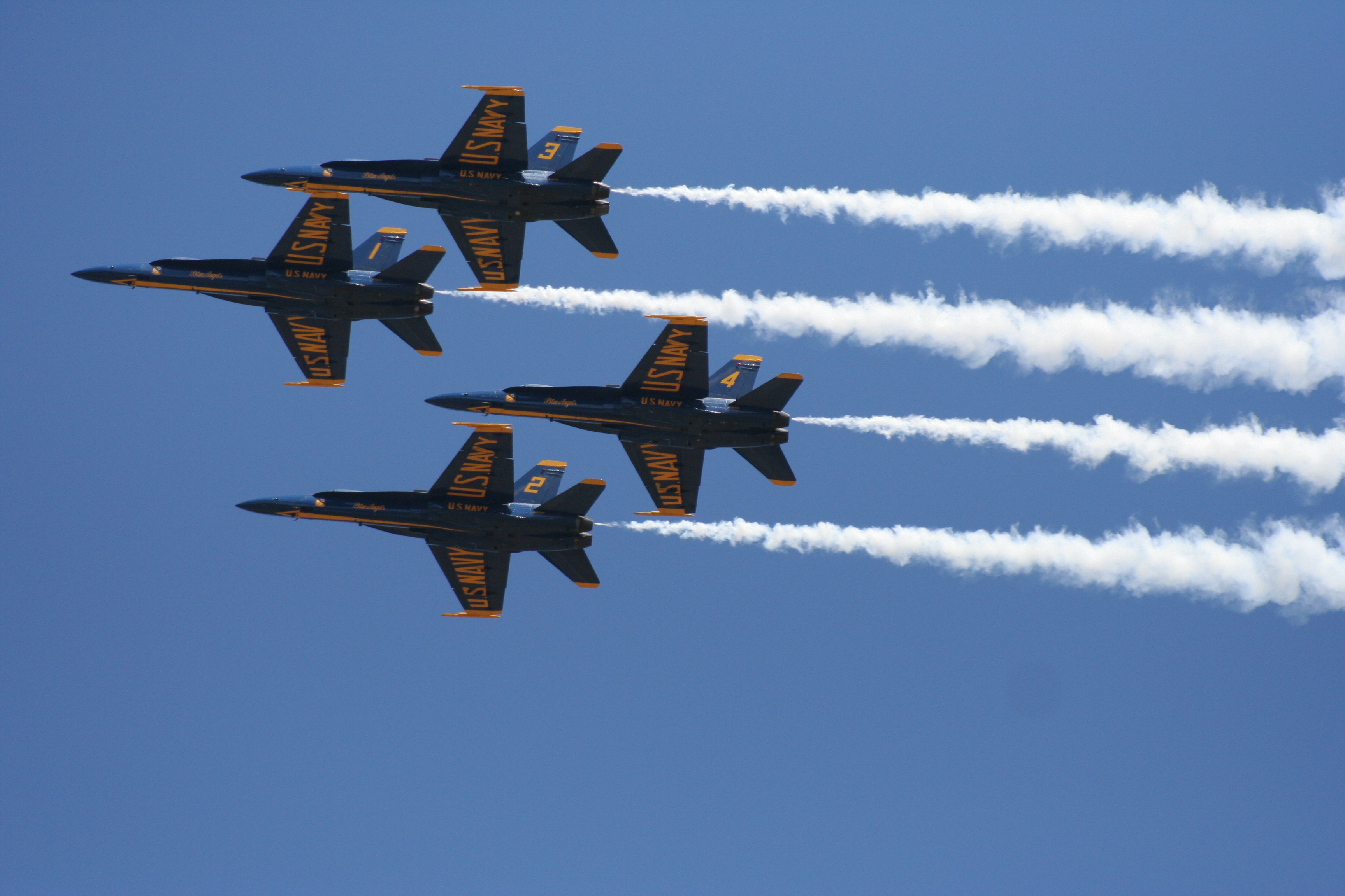 Blue_angels_diamond_2.jpg