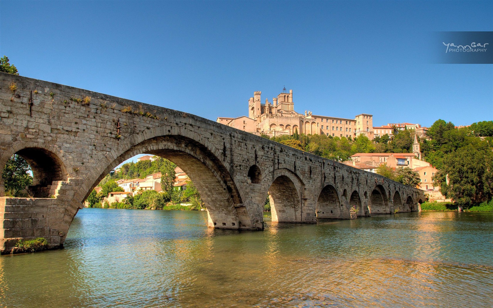 beziers_languedoc_roussillon-France_landscape_wallpaper_1680x1050.jpg