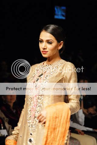 elan_pfdc_pakistan_fashion_week_day1_4.jpg