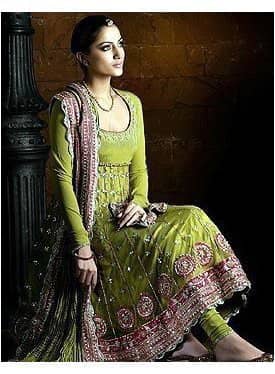 heavy-embroidered-border-green-kali-style-frok1.jpg