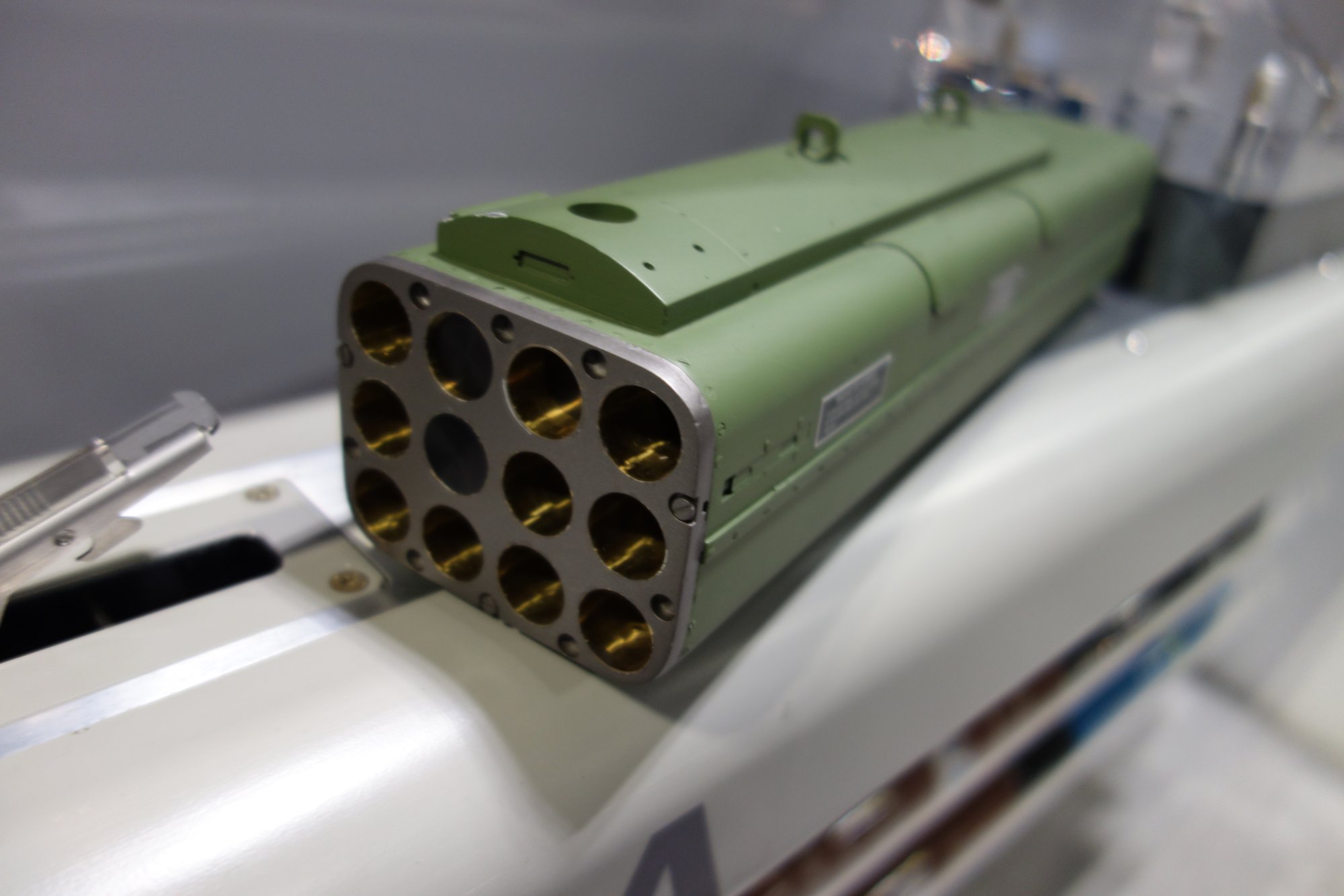 Thales_Defense_TDA_Armaments_Induction_Laser_Guided_Rocket_ILGR_RPM_Wireless_2.75-inch_70mm_Precision-Guided_Rocket_with_ACULEUS_LG_Warhead_SOFIC_2015_David_Crane_DefenseReview.com_DR_1.jpg