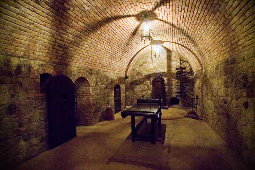 Castello-di-Amorosa-torture-chamber.jpg
