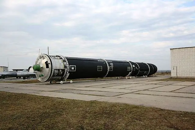 New_Russian_RS-28_Sarmat_strategic_intercontinental_missile_will_be_tested_within_two_years_640_001.jpg