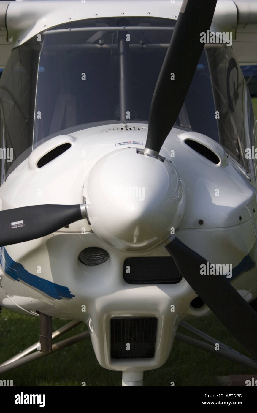 front-view-aircraft-aeroplane-light-single-engine-intake-cowling-propeller-AETDGD.jpg