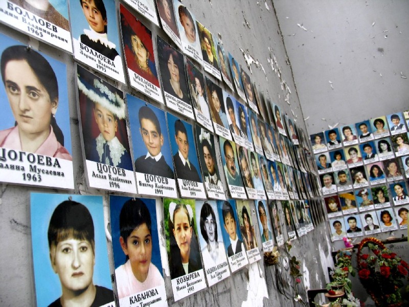 Beslan_school_no_1_victim_photos.jpg