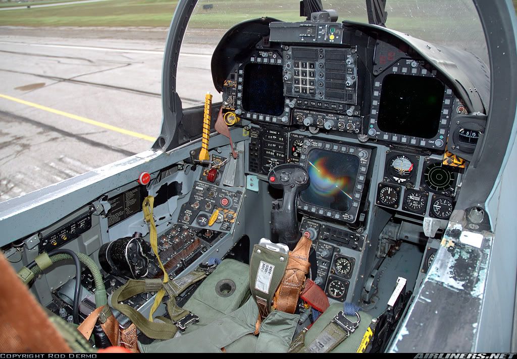 fa18cockpit.jpg