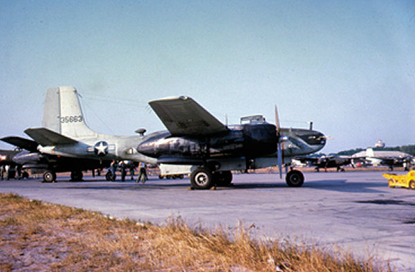 B-26Cs_BienHoa_1962.jpg