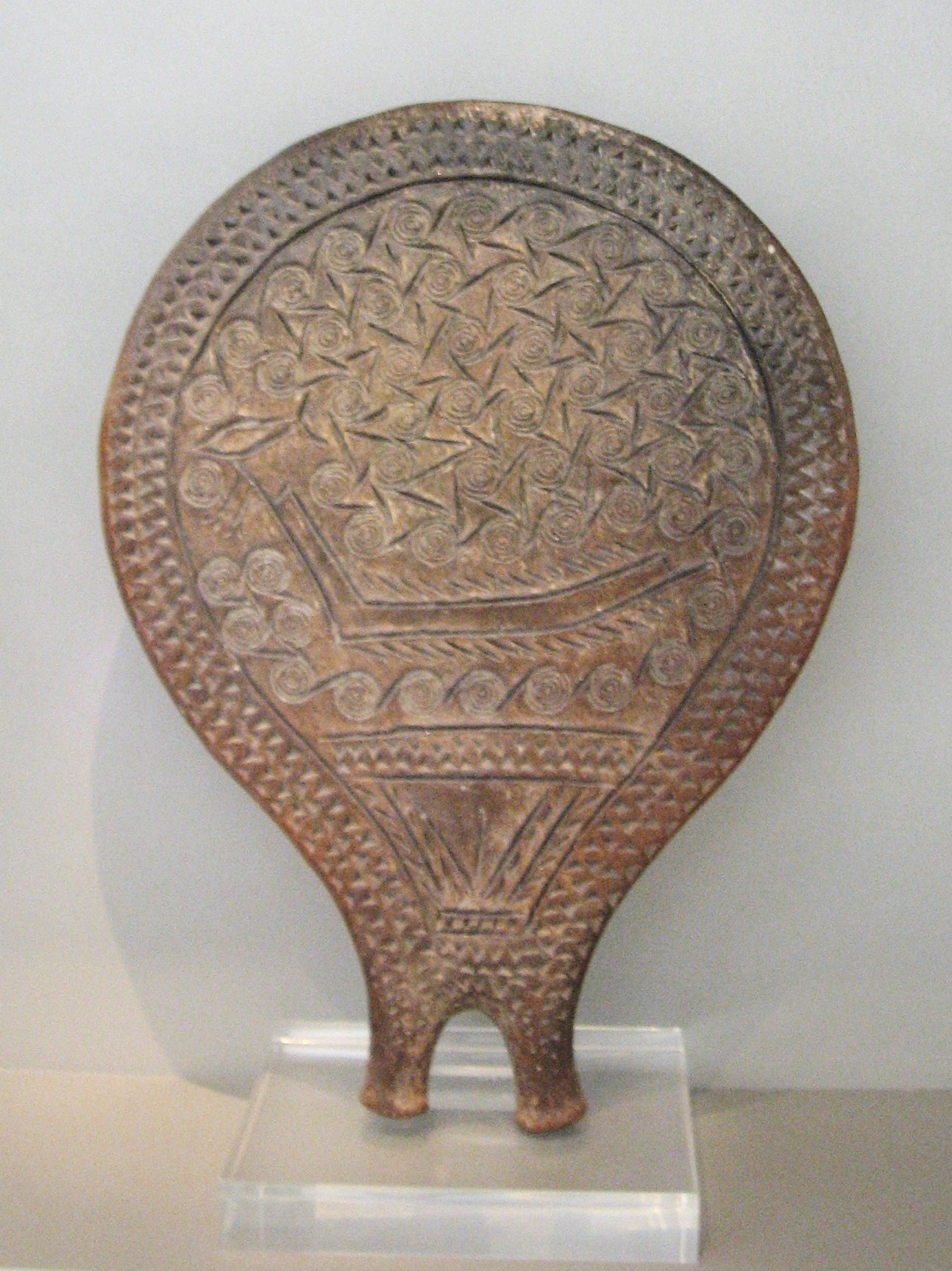 Cycladic_%22frying_pan%22_with_ship.JPG