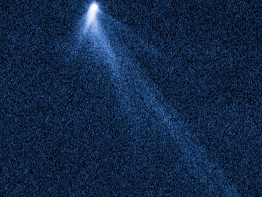 1383948413000-asteroid-tails.jpg