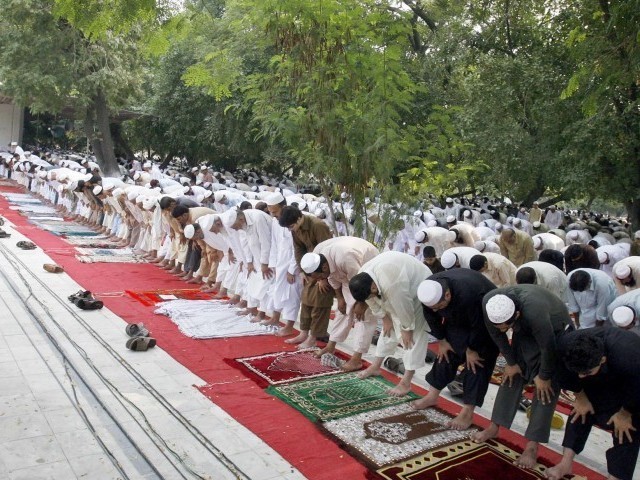 1497833-eidprayer-1504538843-224-640x480.jpg