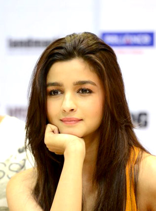 Alia_Bhatt_at_the_DVD_launch_of_'Highway'_(cropped).jpg