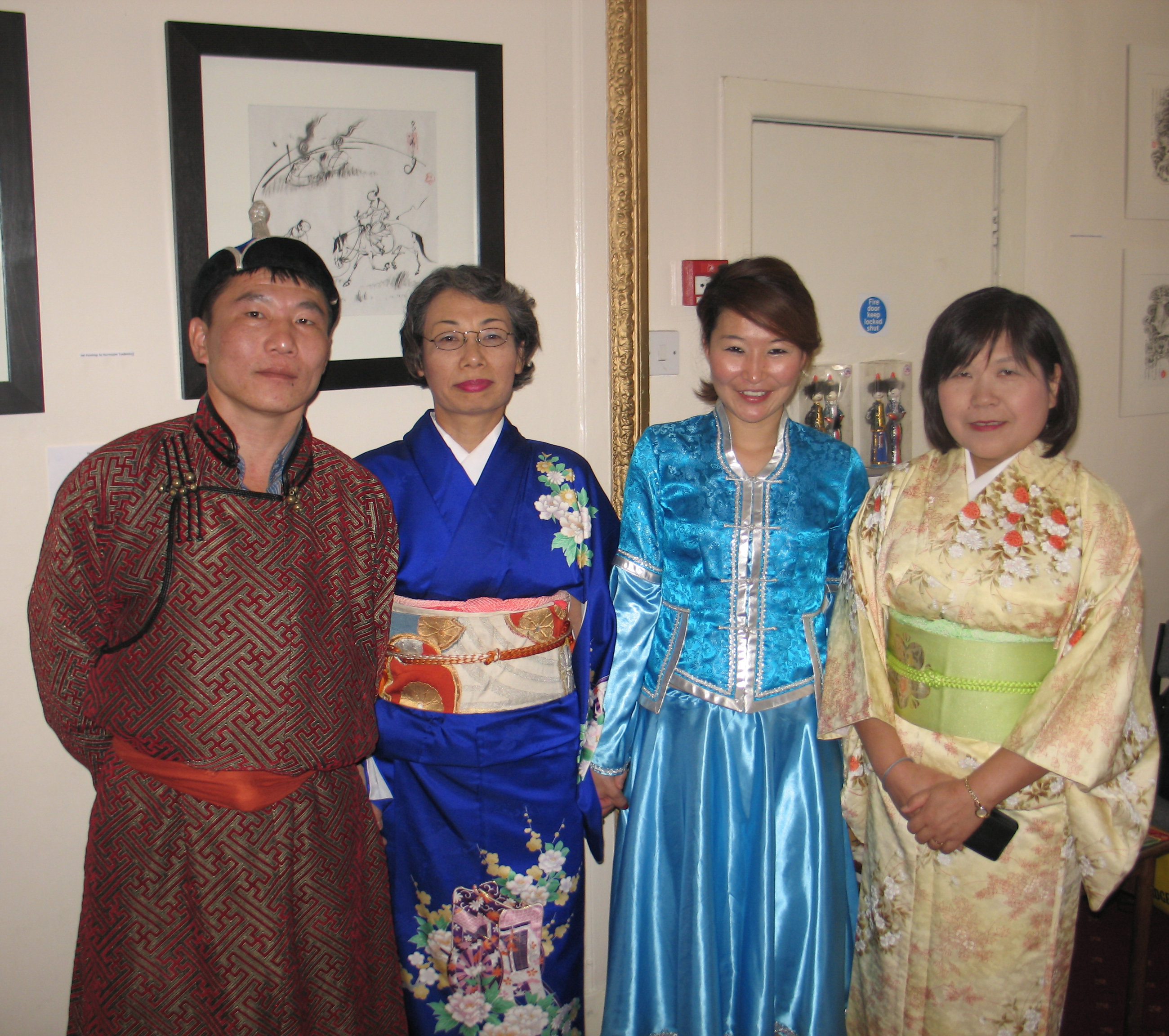 img_0079-mongolian-and-japanese-traditional-dress.jpg
