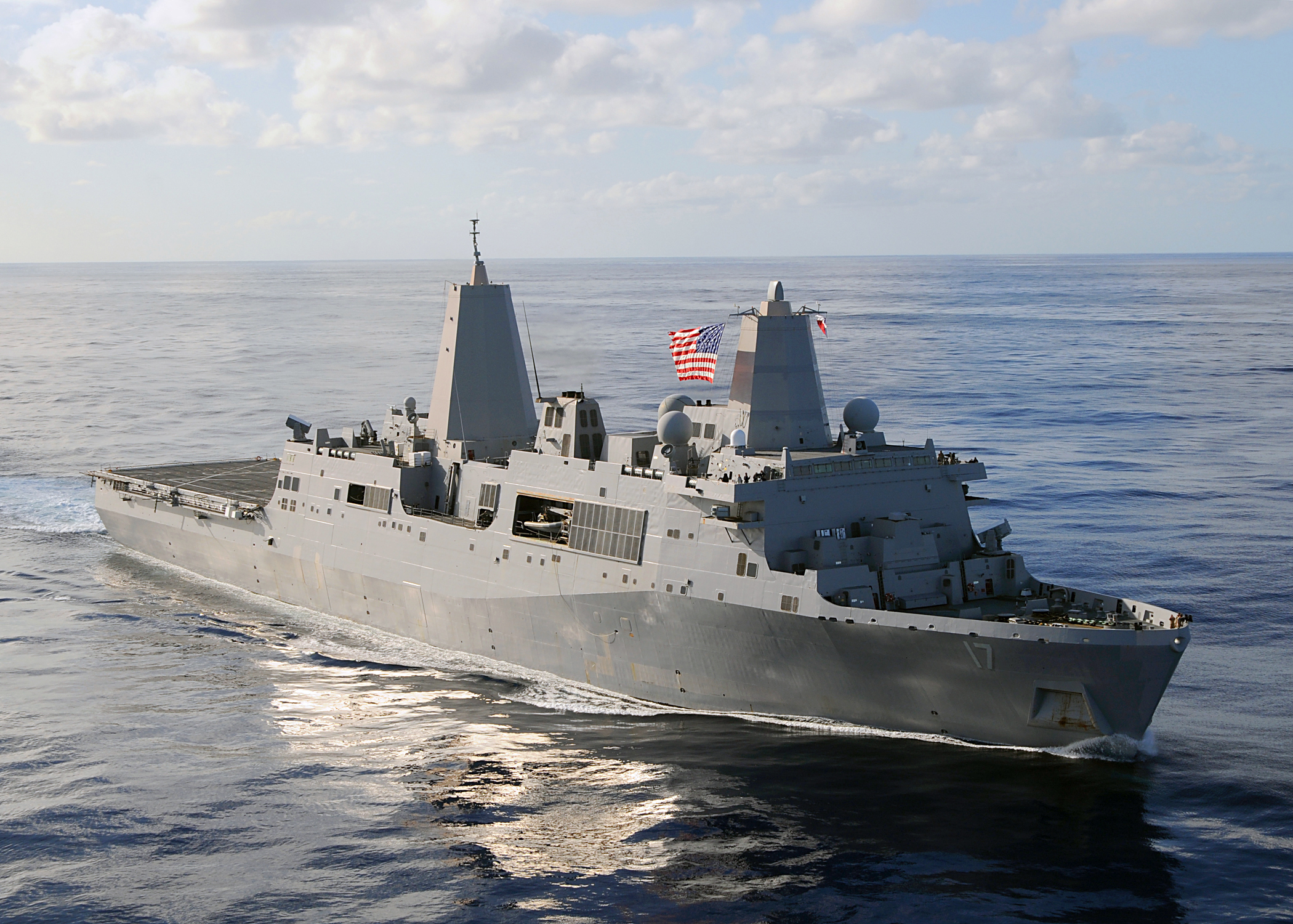 USS_San_Antonio_%28LPD-17%29_deploy.jpg
