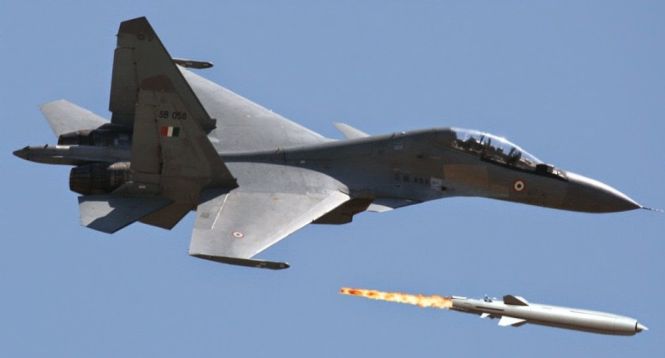 Sukhoi-Su-30MKI_Brahmos_1.jpg