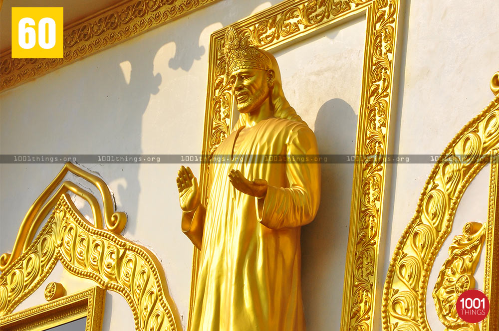 Golden-statue-of-Sri-Shirdi-Sai-Baba-Namchi.jpg