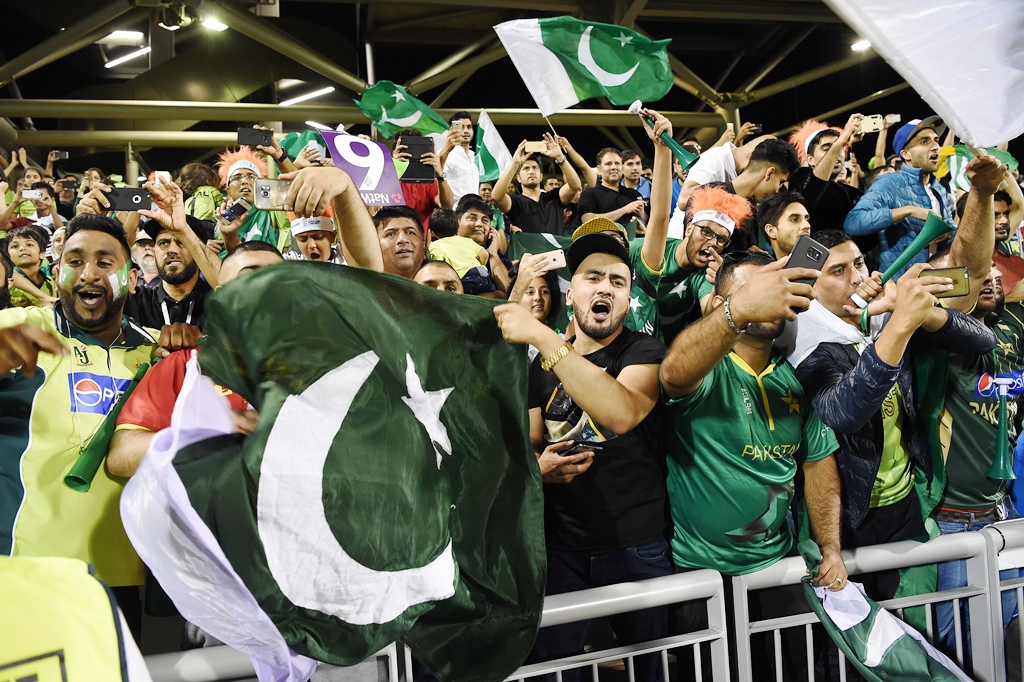 pakistan-cricket-fans-england-afp2.jpg