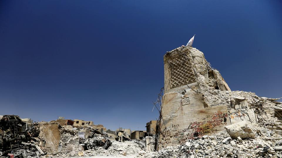 mosque-photo-grand-destroyed-mosul-hadba-minaret_4aae00c8-b55e-11e7-ab59-1b1e25230a21.jpg
