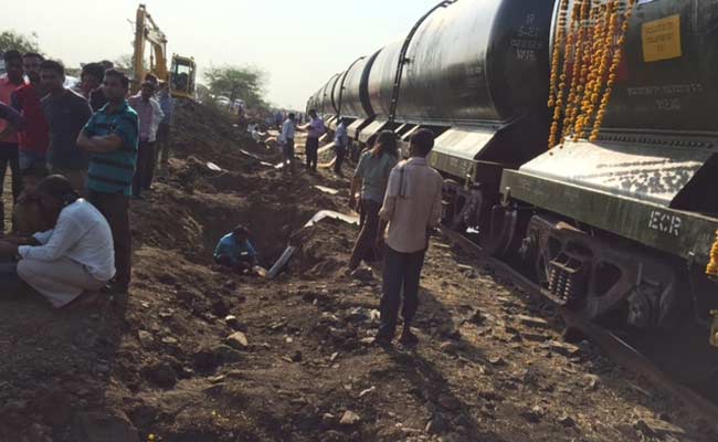 latur-water-train_650x400_81461414268.jpg