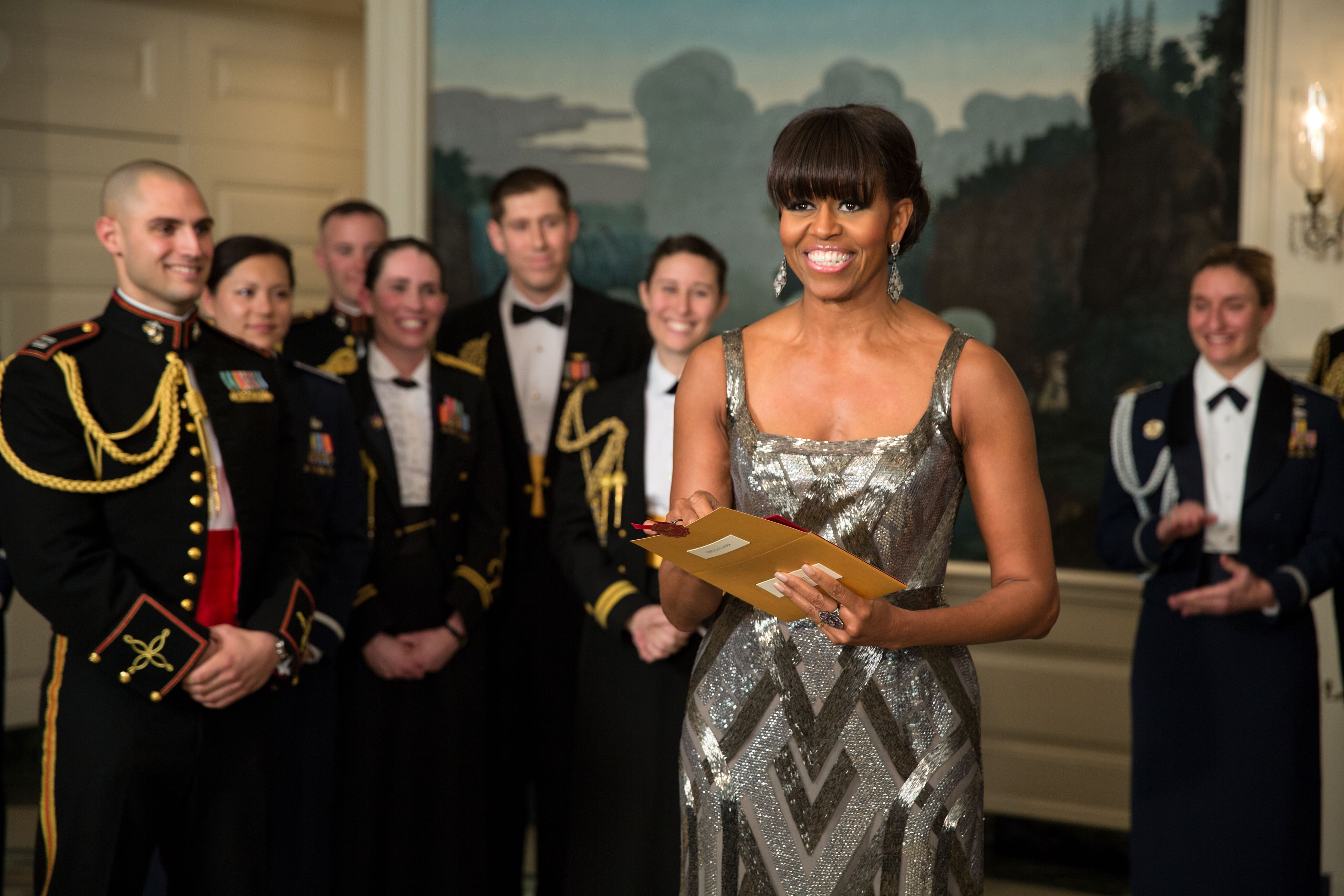 First_Lady_Michelle_Obama_announces_the_Best_Picture_Oscar_to_Argo.jpg