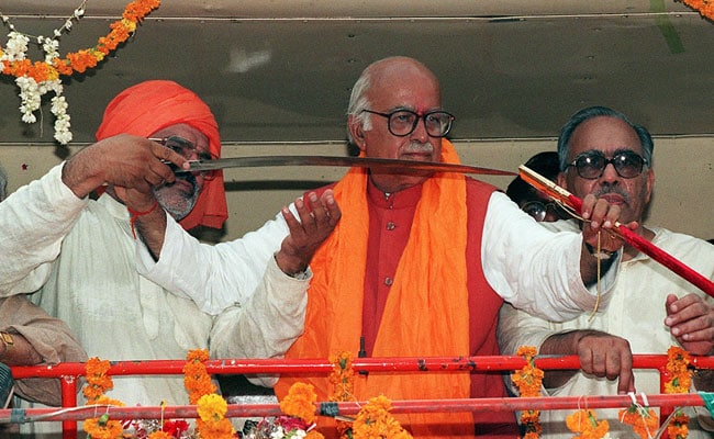 advani-rath-yatra_650x400_81512633274.jpg