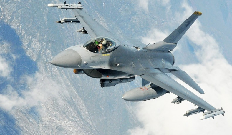 Pesawat-F-16.png