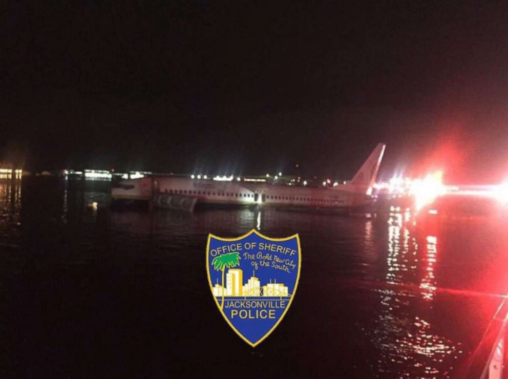 737-jacksonville-crash2-ho-mo-20190503_hpEmbed_4x3_992.jpg