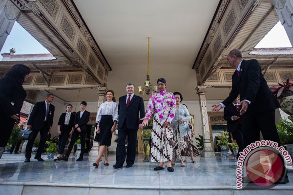 20160806antarafoto-kunjungan-presiden-ukraina-ke-yogyakarta-050816-afa-4.jpg