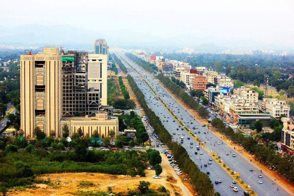 Jinnah+Avenue+-+Islamabad.jpg
