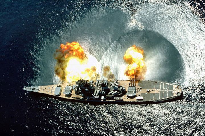 1024px-uss_iowa_bb-61_pr.jpg