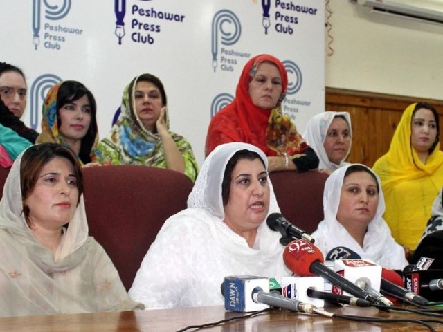 1472469-ptikpwomen-1501683790-886-640x480.jpg