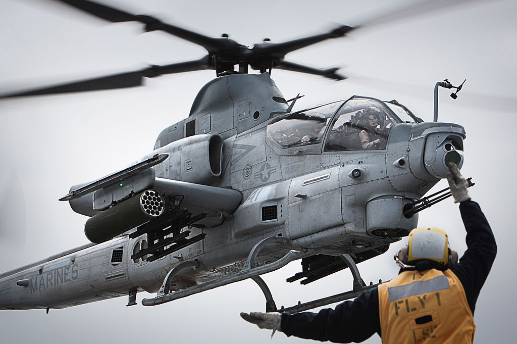 1024px-AH-1Z_lands_on_USS_Makin_Island_LHD-8.jpg