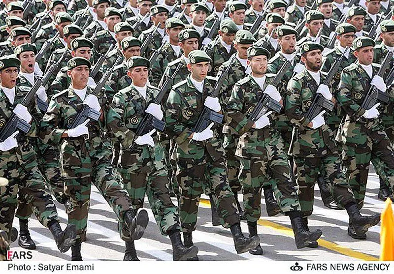 Soldiers_military_combat_field_dress_uniforms_Iran_Iranian_army_013.jpg