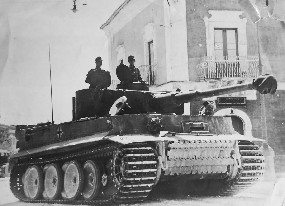 German_Tiger_tank_1943.jpg