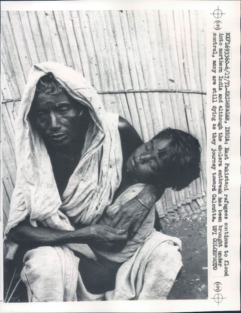 1971+East+Pakistani+Refugees+Flee+to+India+Press+Photo.jpg