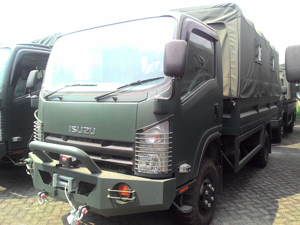 Isuzu%2BNPS%2B%25281%2529.jpg