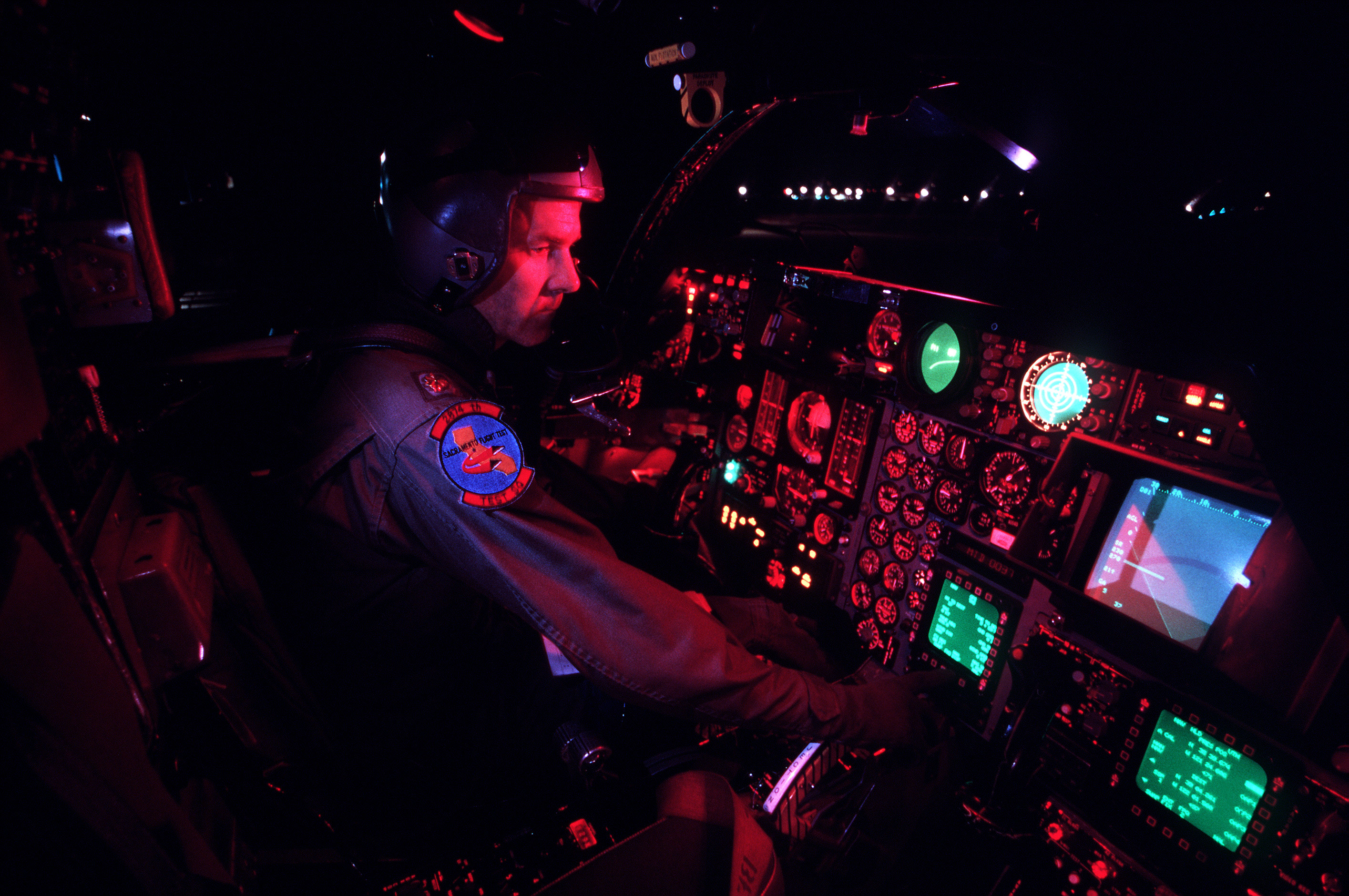 F-111_Night_Cockpit.jpg