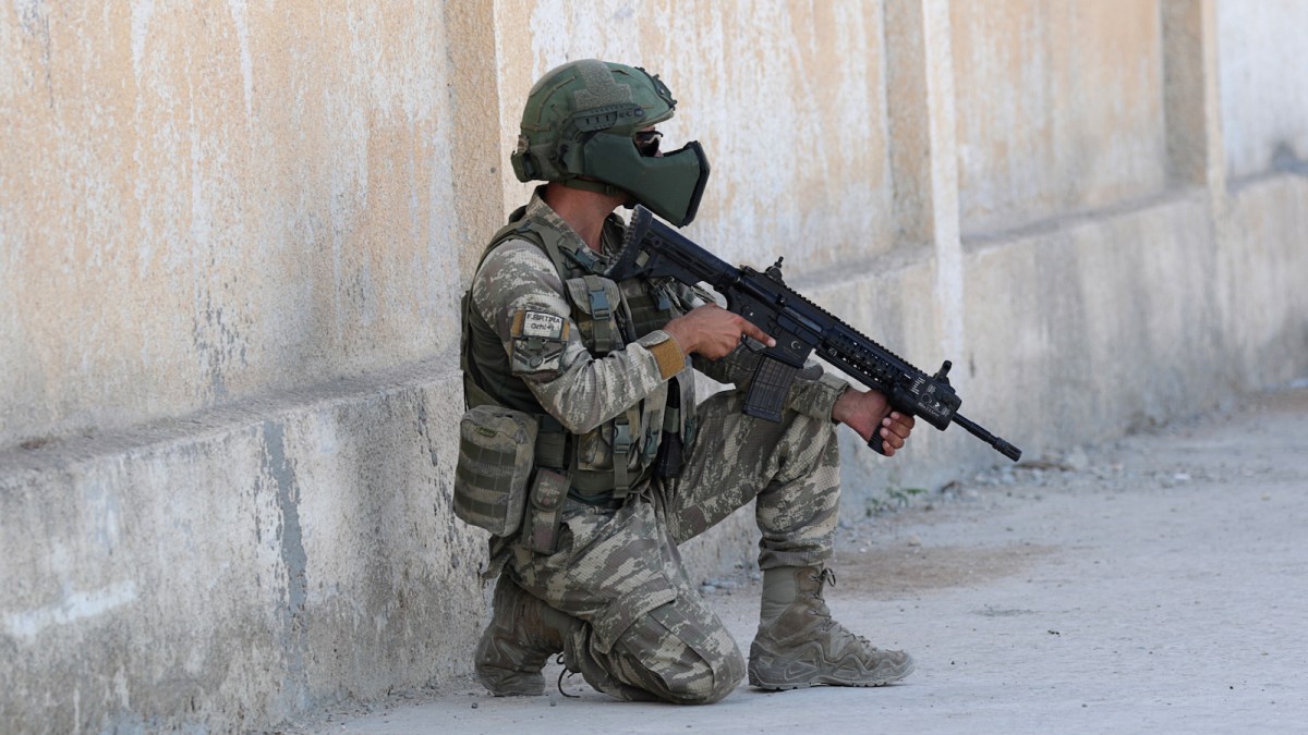 turkish-soldier-syria-102319.jpg