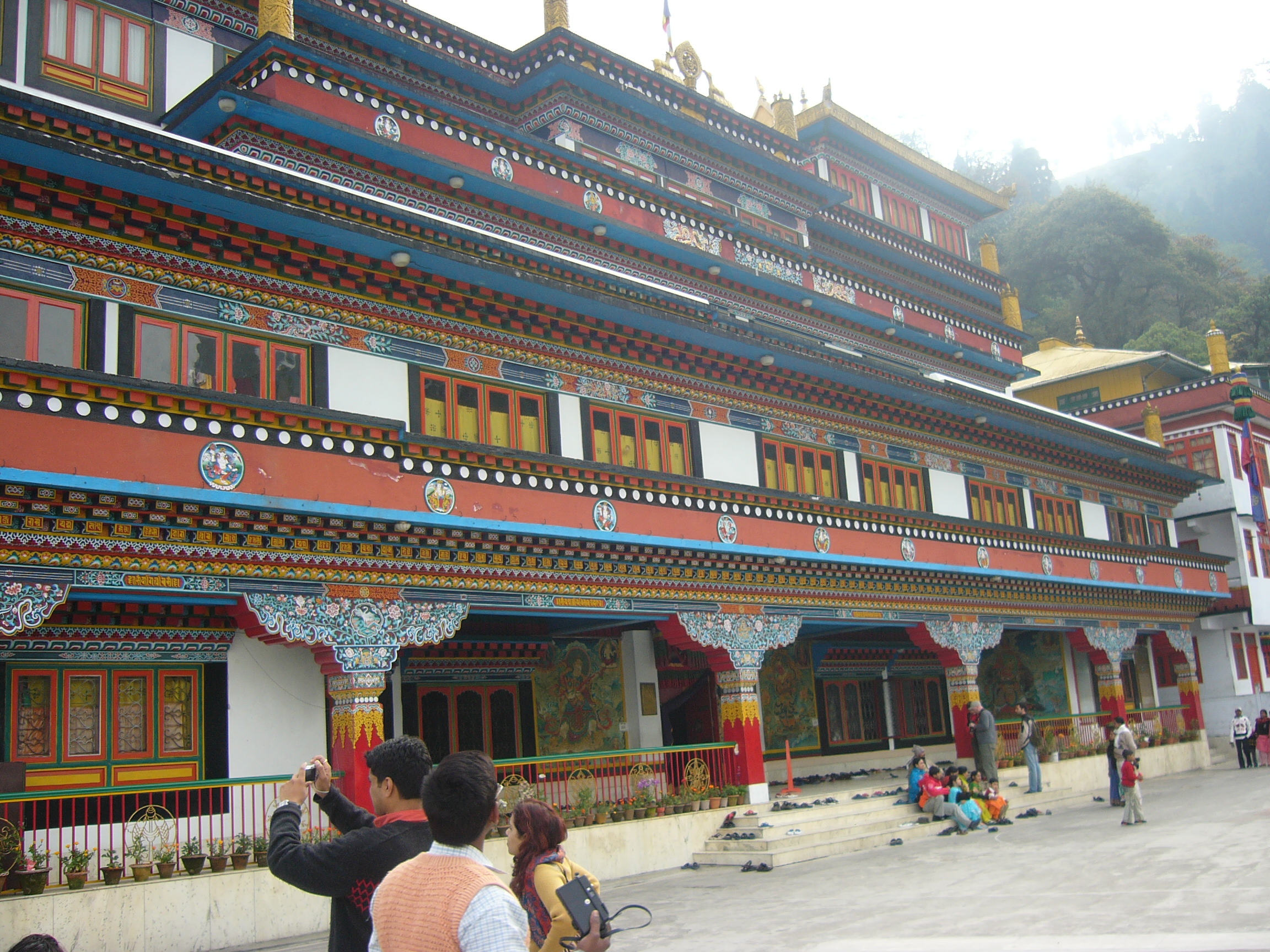 Buddhist_Temple_Darjeeling_West_Bengal_India_(4).JPG