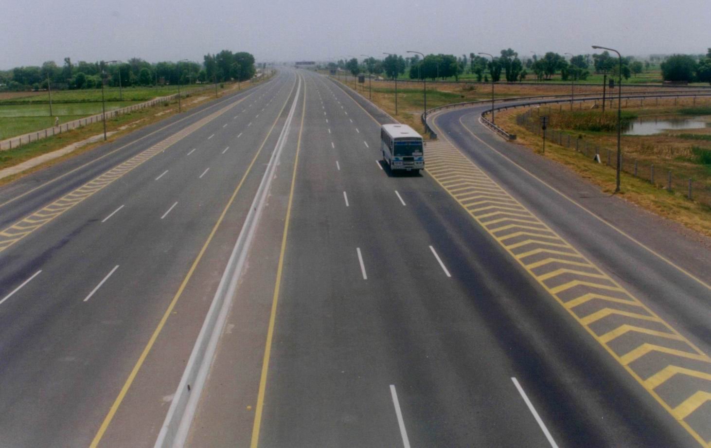 Lahore-Islamabad-Motorway.jpg