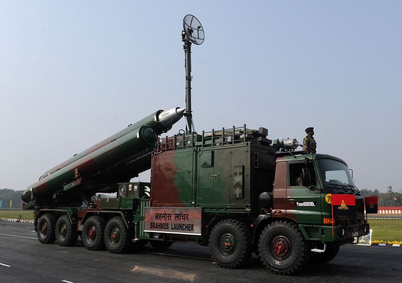 An Indian Army Brahmos missile and launcher.