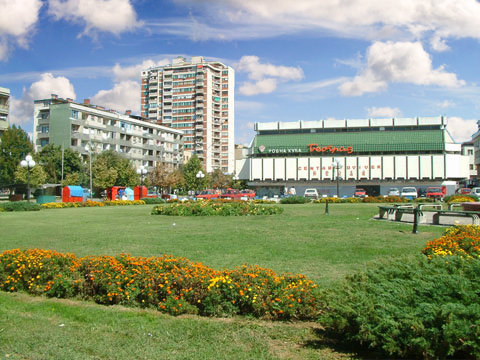 Central_park_Leskovac.jpg