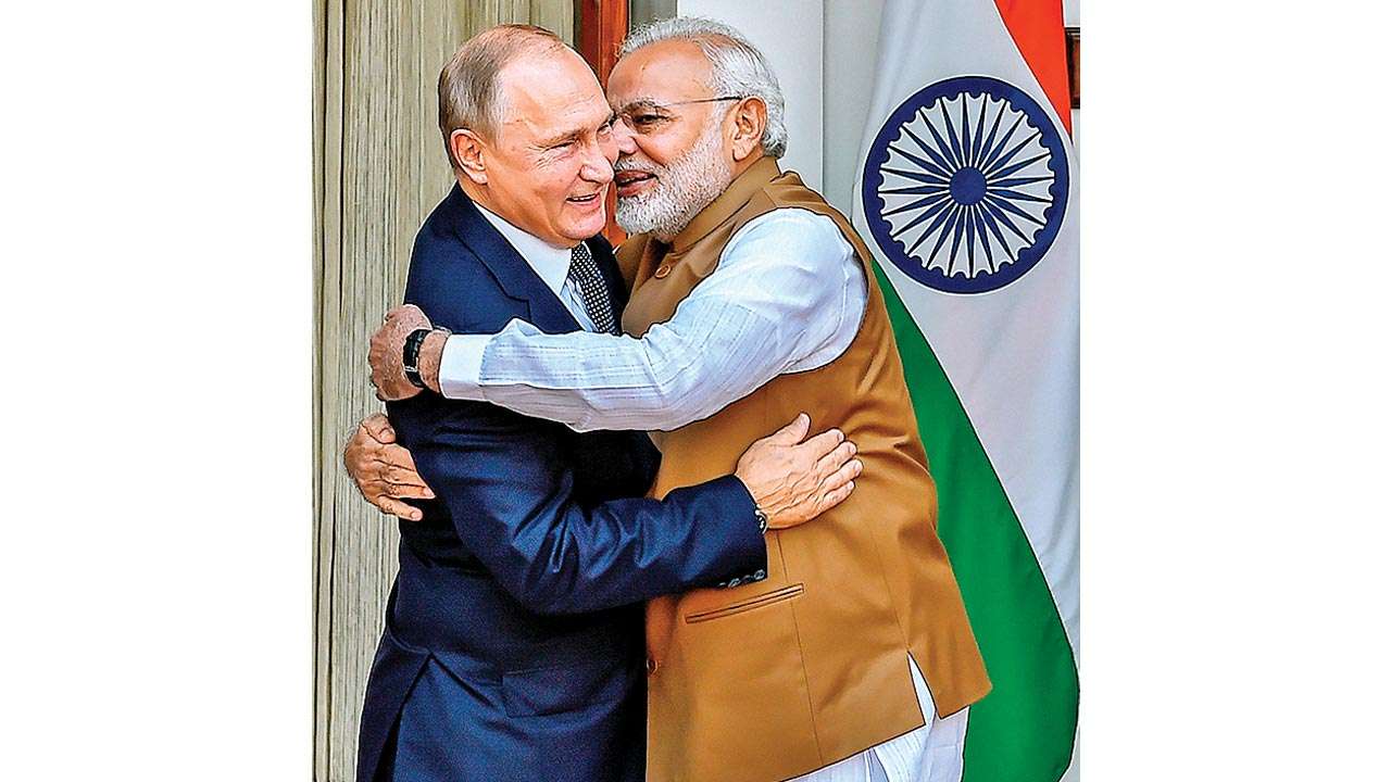 740846-putin-modi-pti-100818.jpg