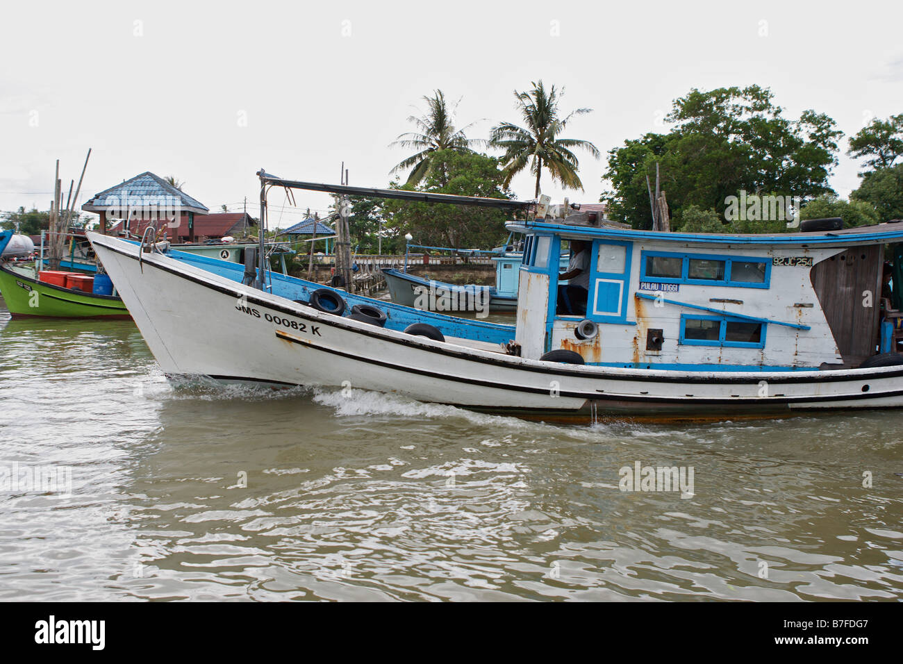 malaysian-fishing-boat-at-mersing-B7FDG7.jpg