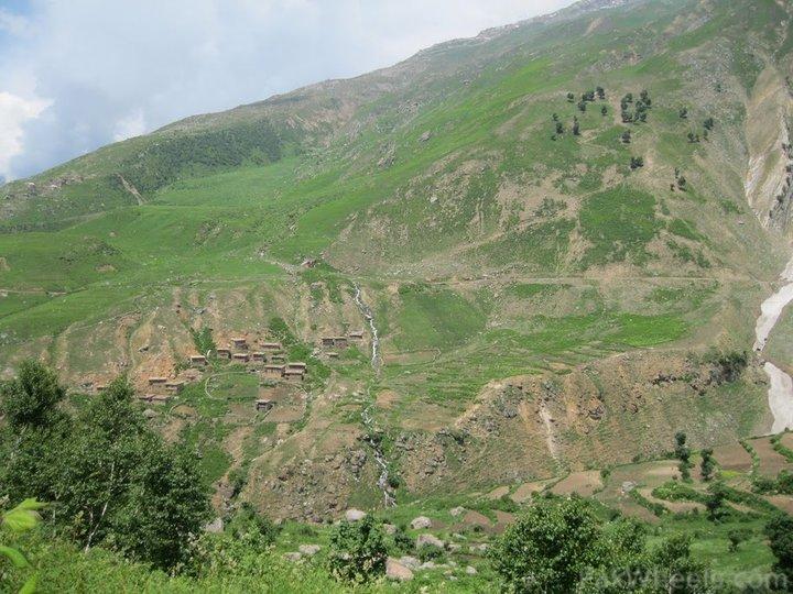 271009-Chitta-katha-Lake-expedition-neelum-valley-Azad-kashmir-IMG-1623.jpg