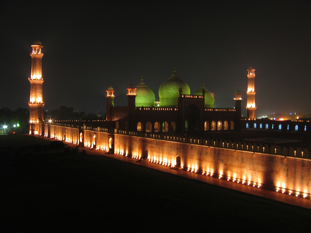 Badshahi+Mosque+in+Lahore+-+Pakistan+%2528night%2529.jpg